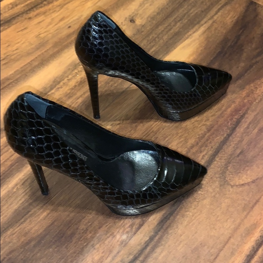 NWOT Saint  Laurent Croc Platform Heels